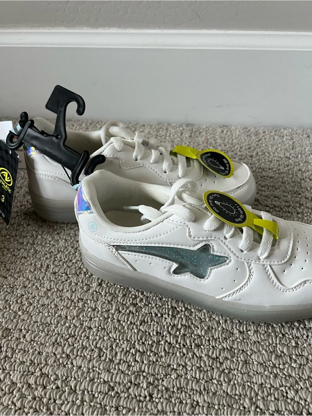 Athletic Works Girls Court Light-Up Sneakers size3 NWT $15